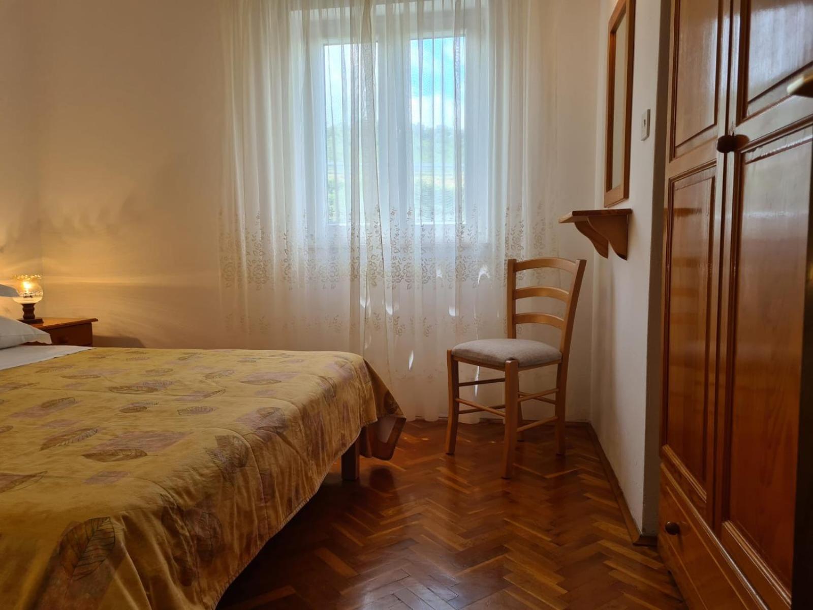 Apartments Jelena Supetar - Four Apartments - A Small House With A Private Yard - Two-Room Apartment With A Sea View - Studio Apartment - Two-Room Apartment With Garden View- Free Parking Exterior foto